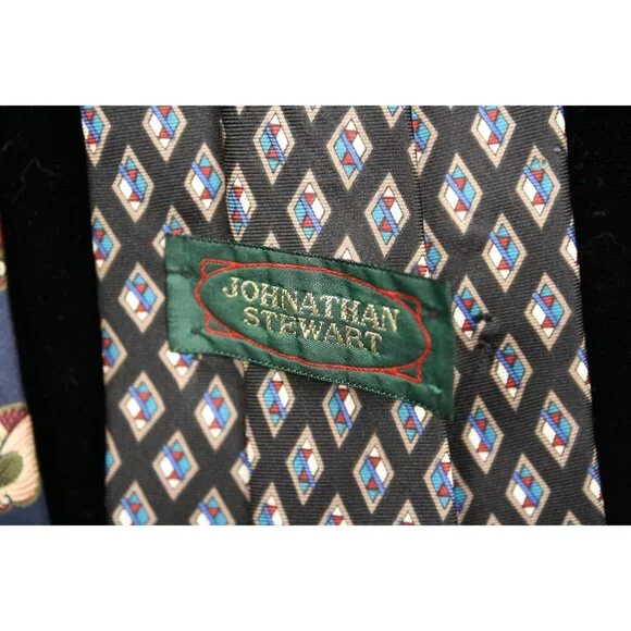 4 Men's Silk Ties, Assorted Brands - Picture 10 of 11